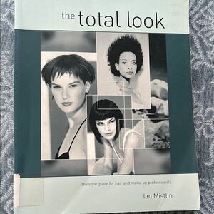 The Total Look Style Guide by Ian Mistlin - Black and White Edition